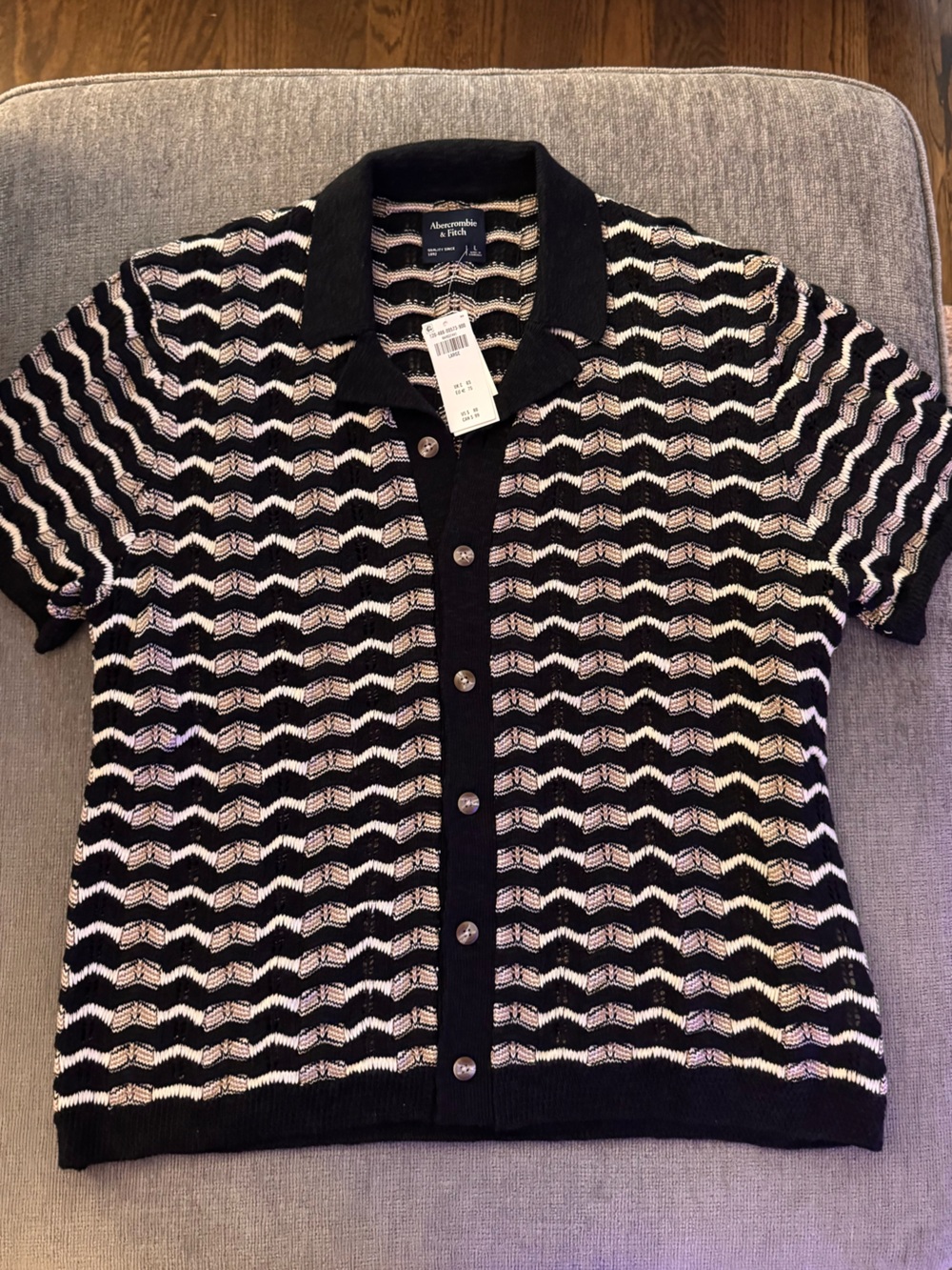 NEW WITH TAGS Men’s Abercrombie and Fitch knit short sleeve button down